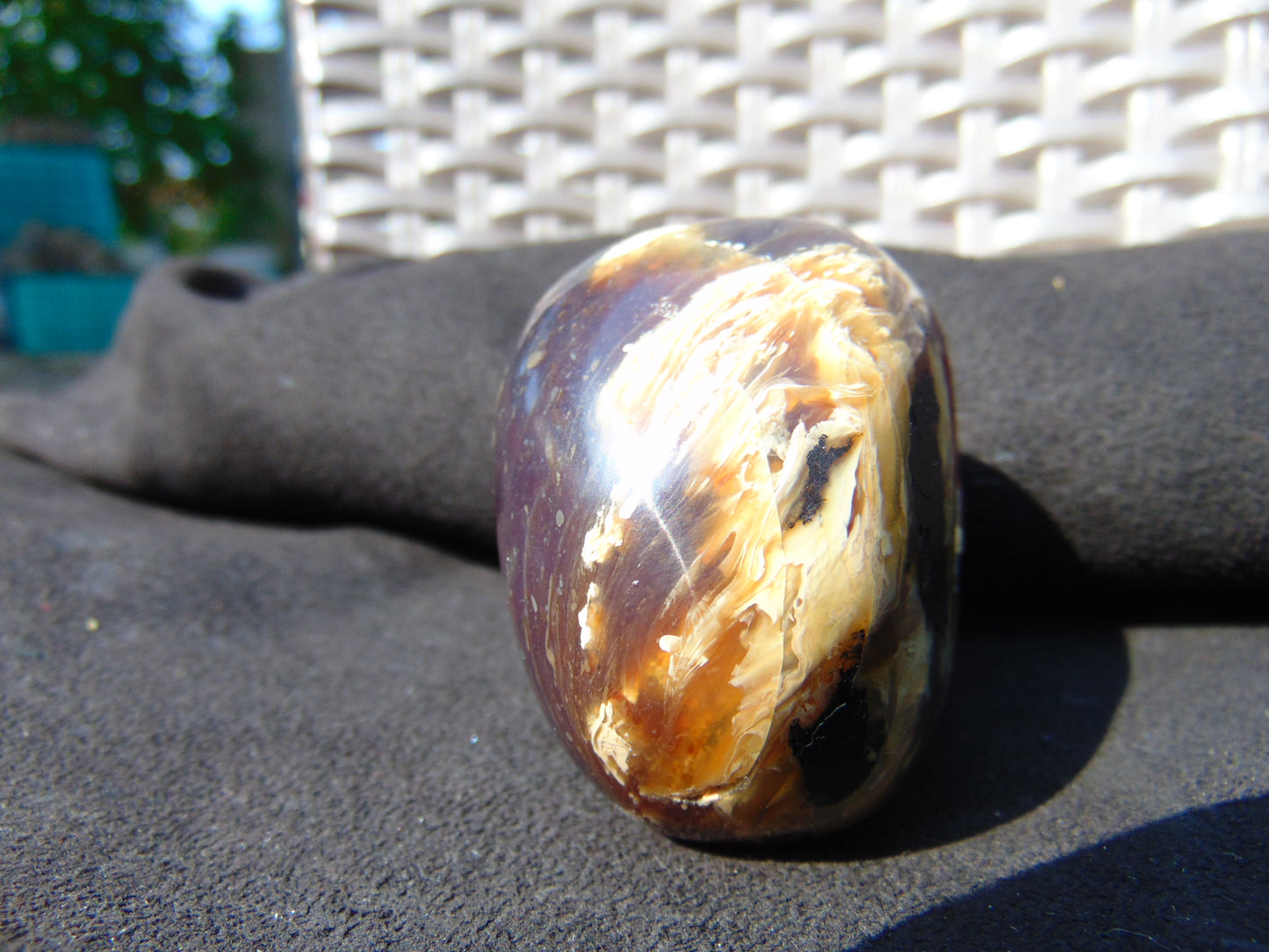 72 gr Skull carving Indonesian Amber for Healing S3D18