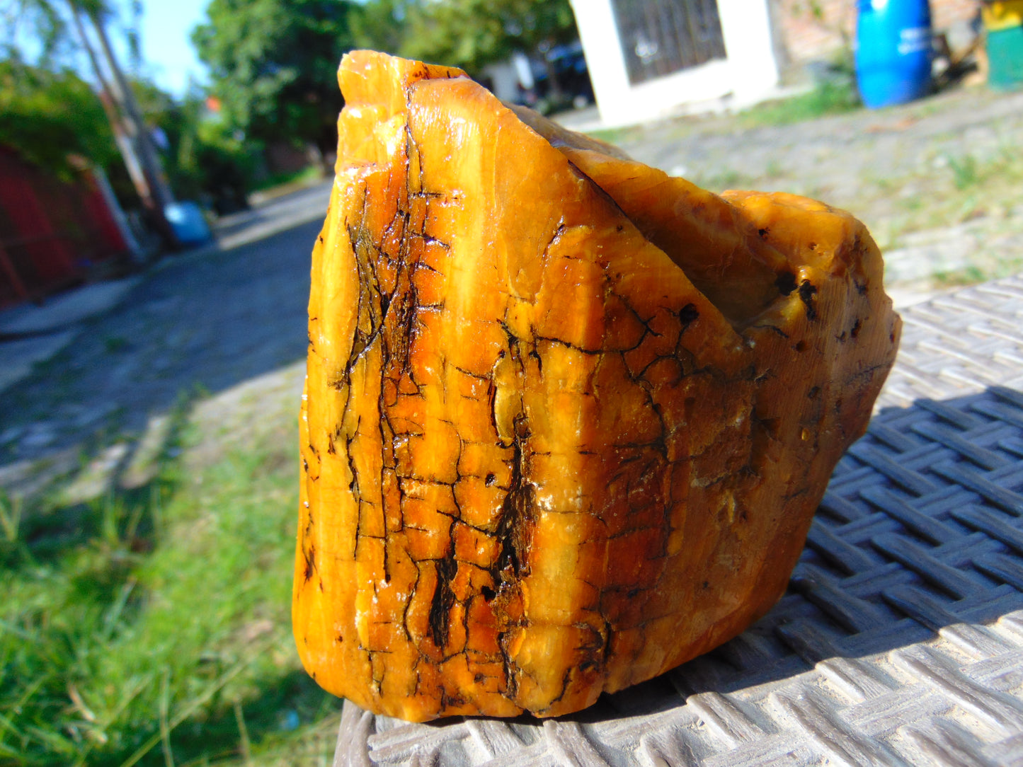 424 gram Polished Indonesia Yellow Fragrance Amber for Healing FK13