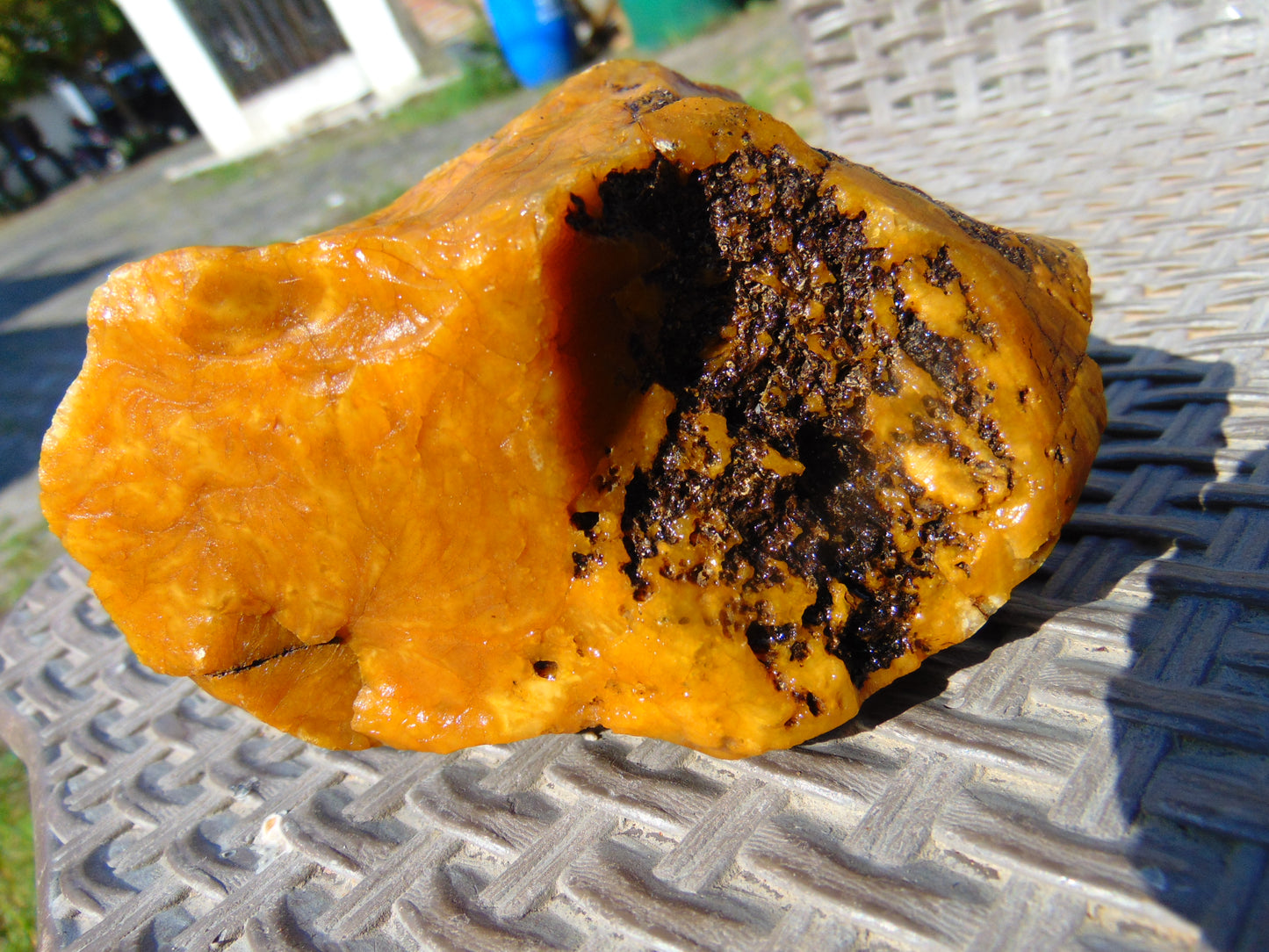 424 gram Polished Indonesia Yellow Fragrance Amber for Healing FK13