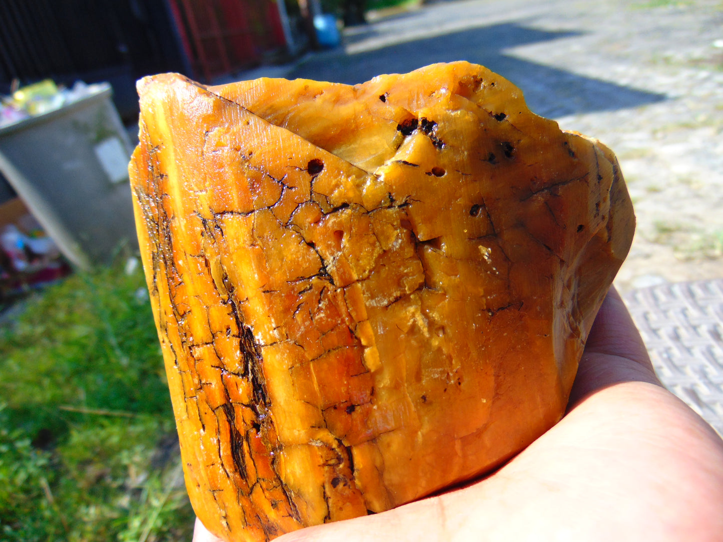 424 gram Polished Indonesia Yellow Fragrance Amber for Healing FK13