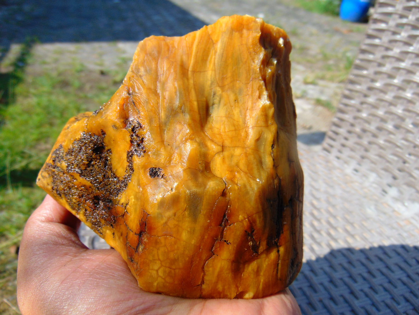 424 gram Polished Indonesia Yellow Fragrance Amber for Healing FK13
