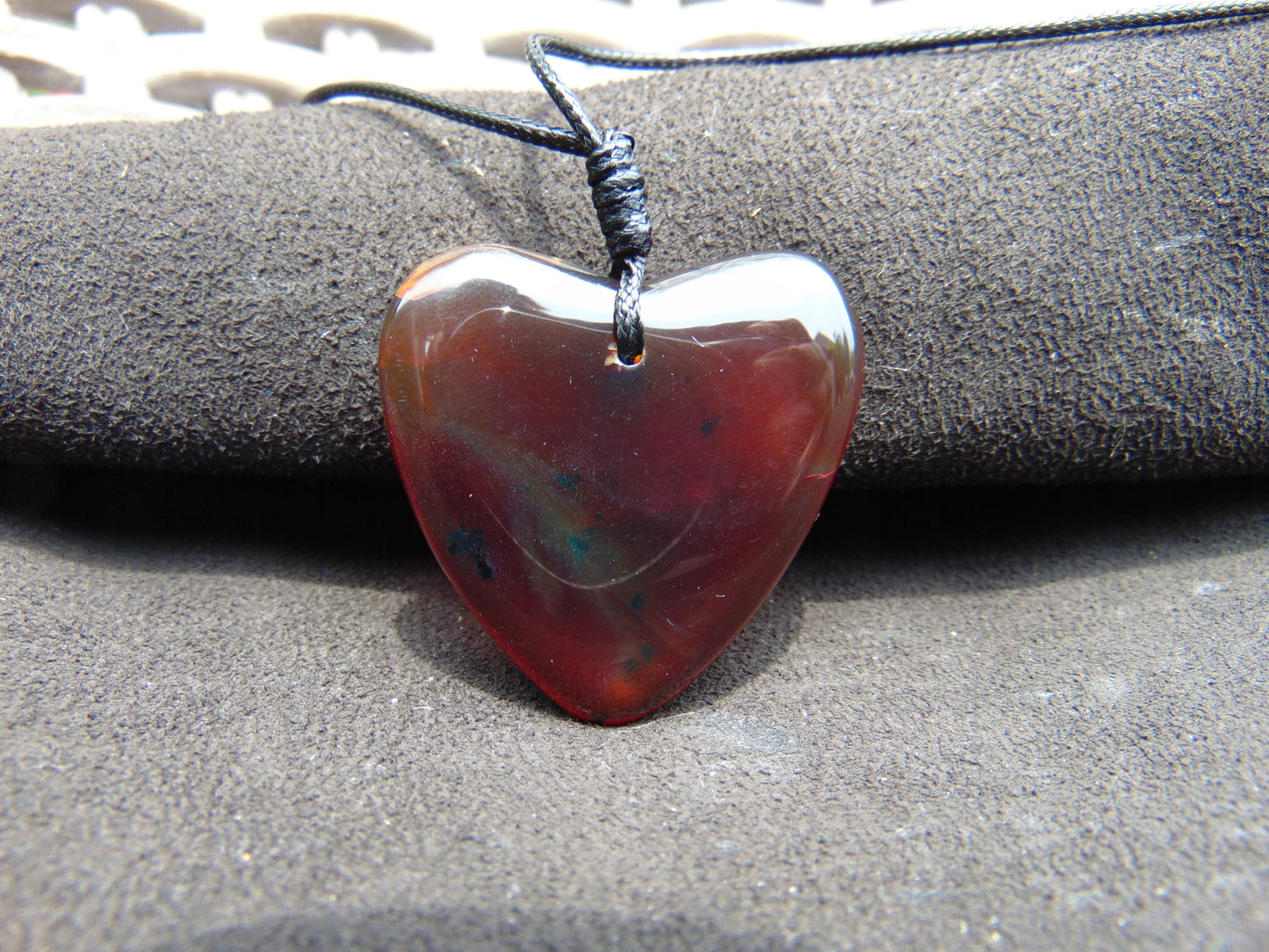 9 gr Heart Pendant 35x39x9mm Indonesia Amber for Healing 25N220