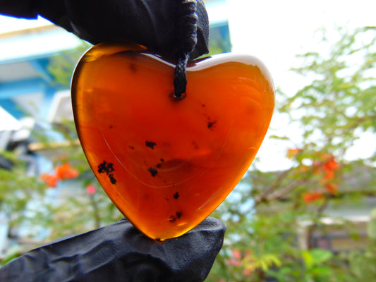 9 gr Heart Pendant 35x39x9mm Indonesia Amber for Healing 25N220