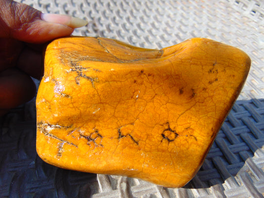 280 gram Polished Indonesia Yellow Fragrance Amber for Healing FK24