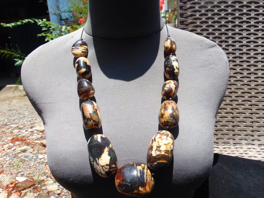 130 gr Small Necklace Indonesian white Amber for Healing NE38