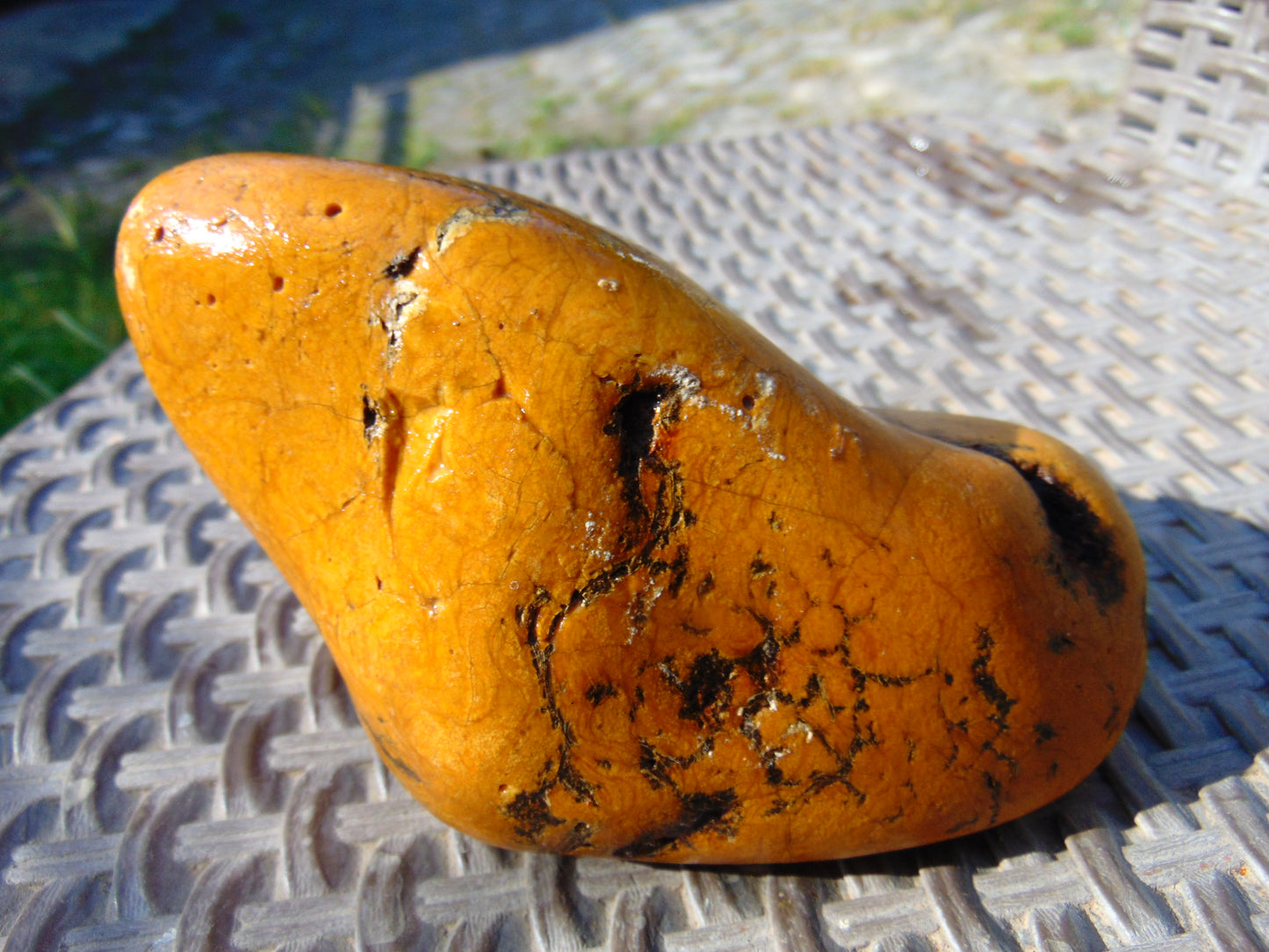 522 gram Polished Indonesia Yellow Fragrance Amber for Healing FK14