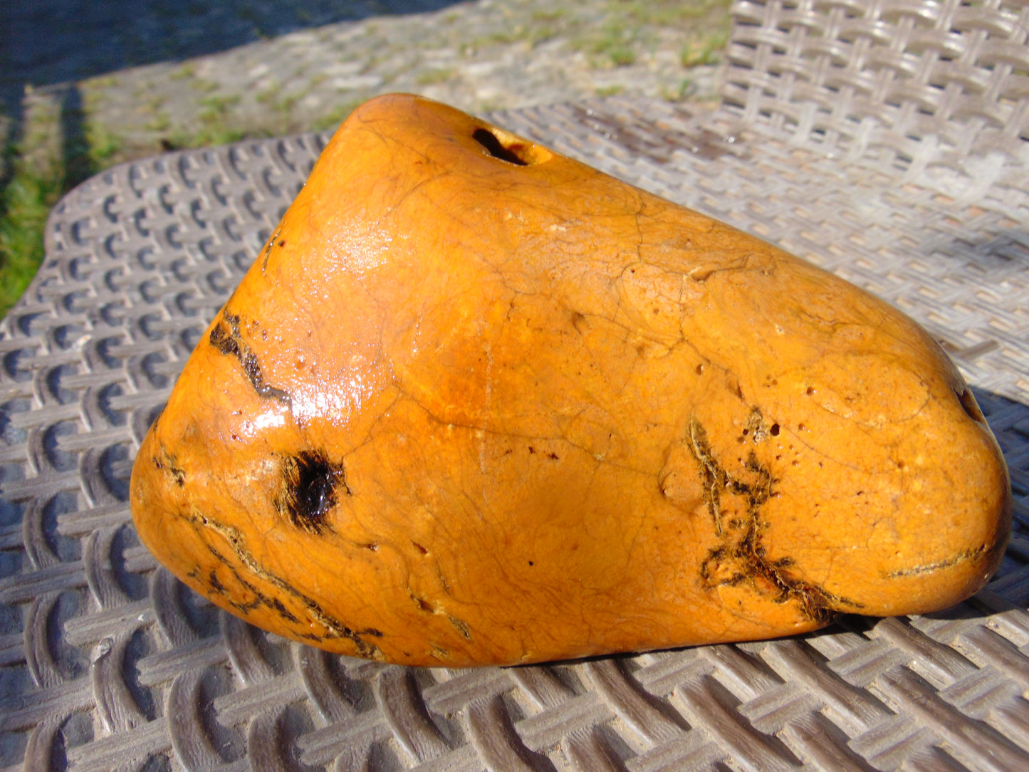 522 gram Polished Indonesia Yellow Fragrance Amber for Healing FK14