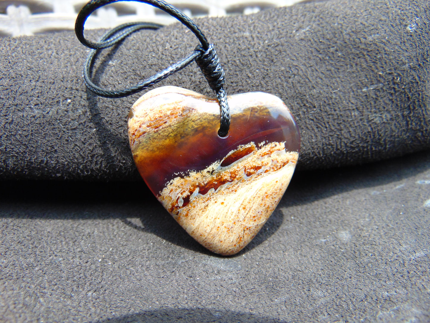 7 gr Heart Pendant 37x40x7mm Indonesia Amber for Healing 25N230