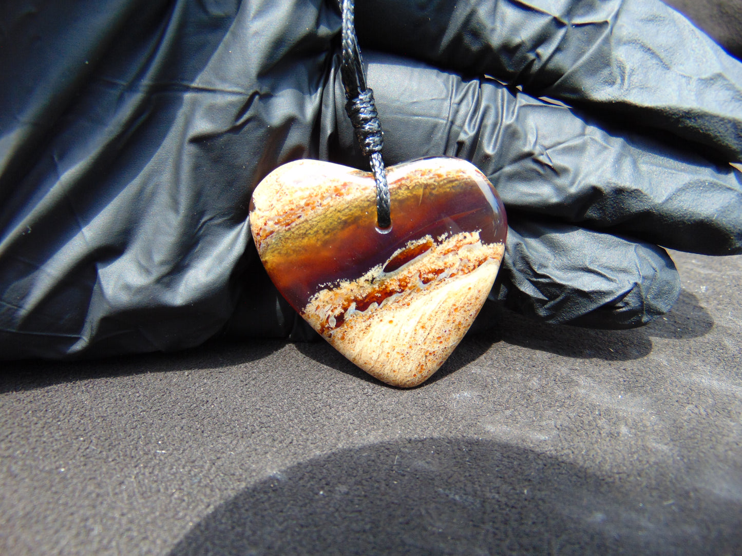 7 gr Heart Pendant 37x40x7mm Indonesia Amber for Healing 25N230