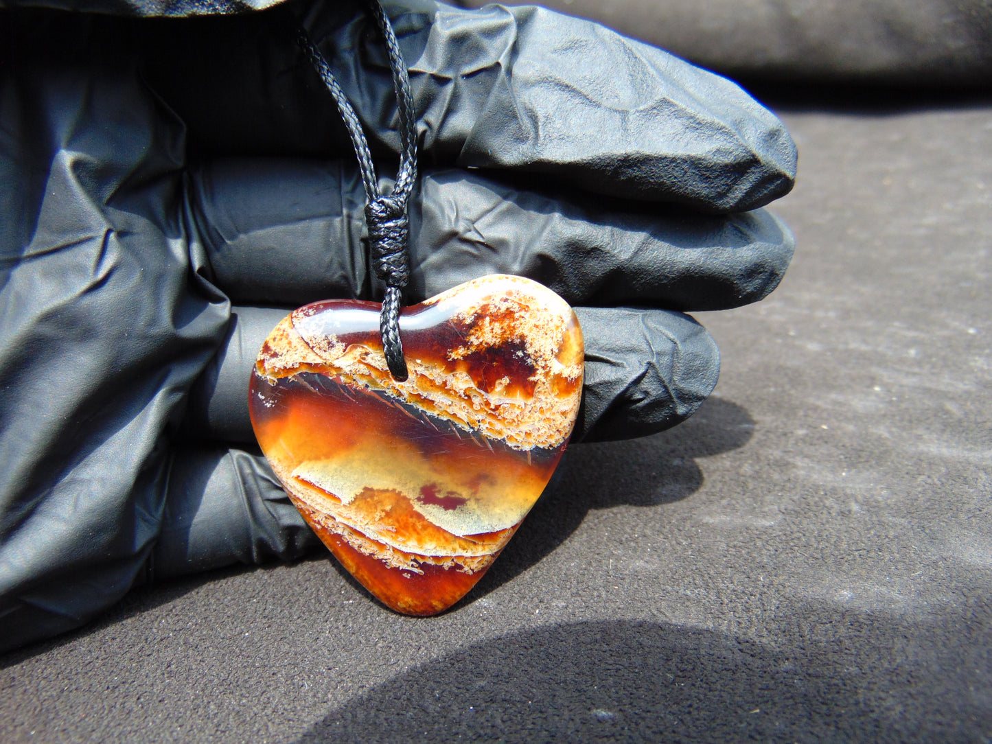7 gr Heart Pendant 37x40x7mm Indonesia Amber for Healing 25N230