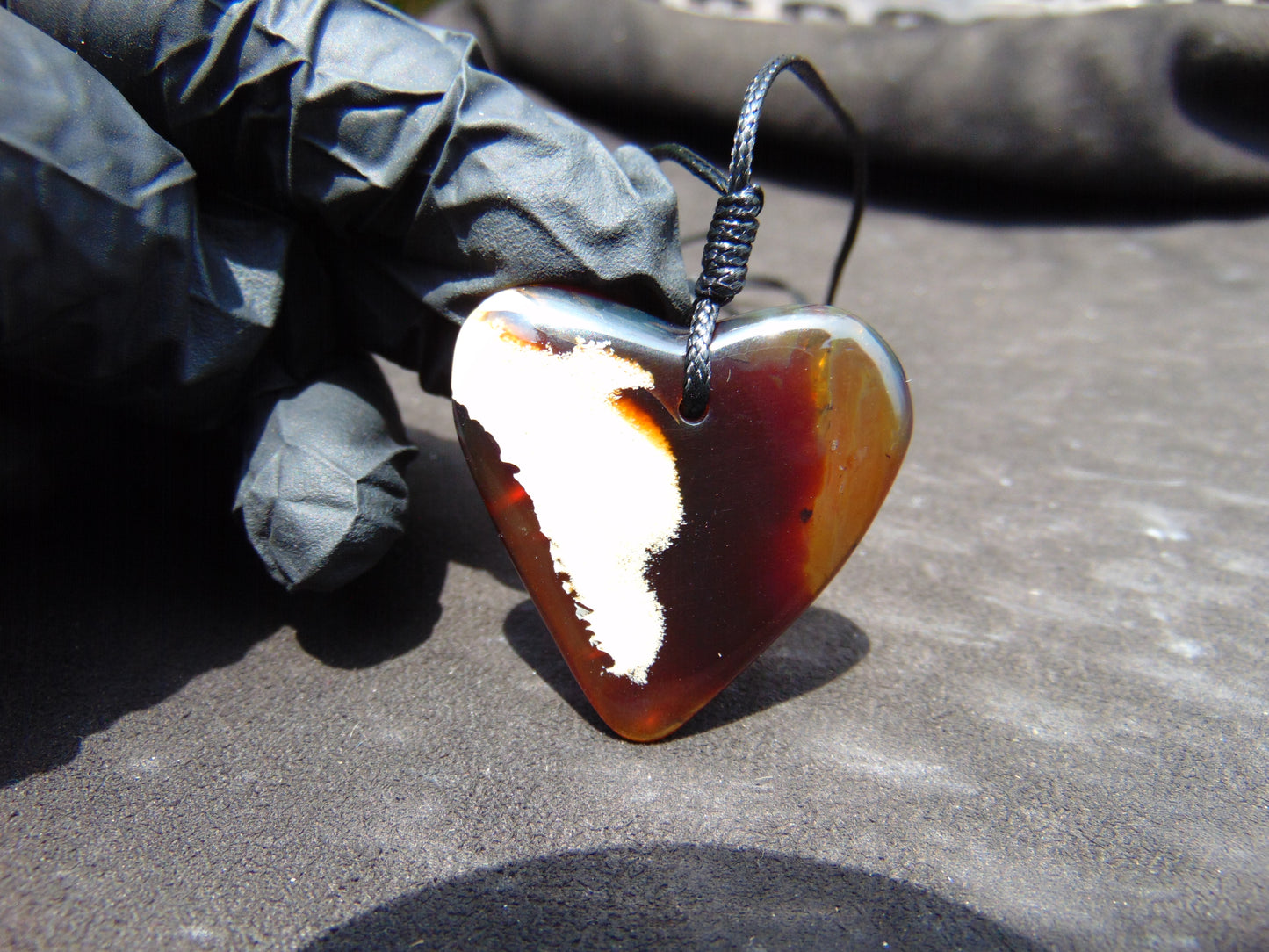 7 gr Heart Pendant 38x39x8mm Indonesia Amber for Healing 25N244