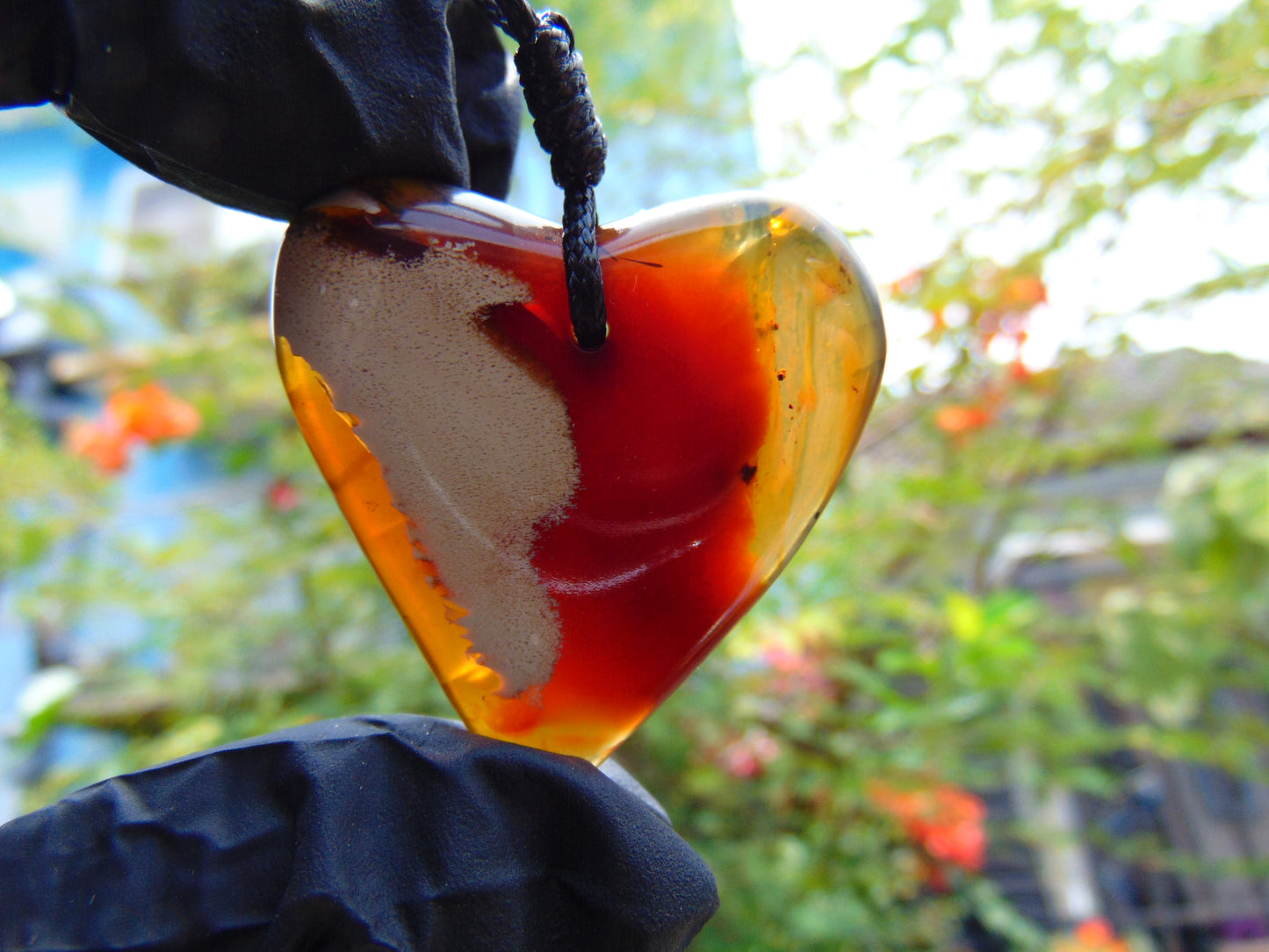 7 gr Heart Pendant 38x39x8mm Indonesia Amber for Healing 25N244