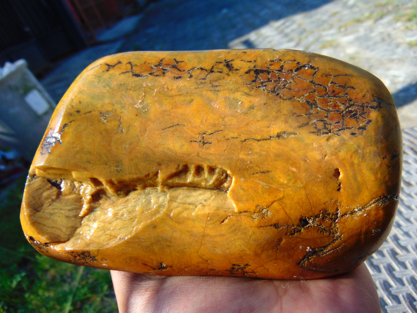 562 gram Polished Indonesia Yellow Fragrance Amber for Healing KM4
