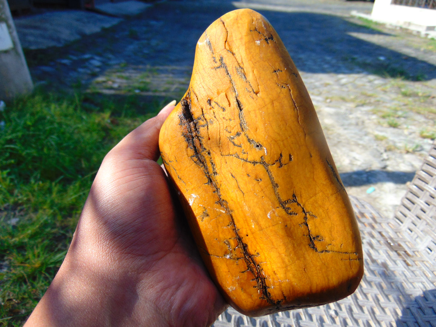 562 gram Polished Indonesia Yellow Fragrance Amber for Healing KM4
