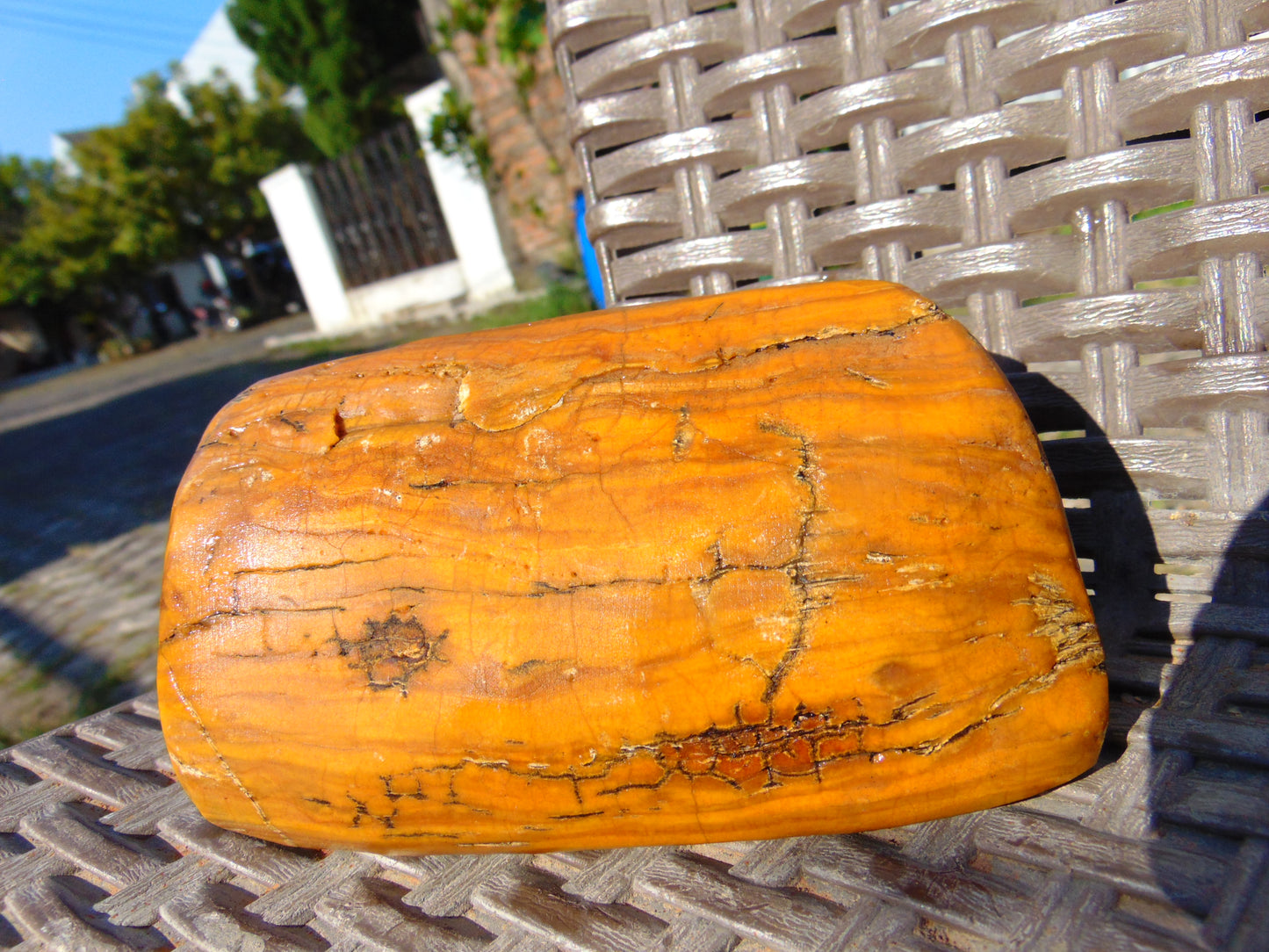 270 gram Polished Indonesia Yellow Fragrance Amber for Healing KM12