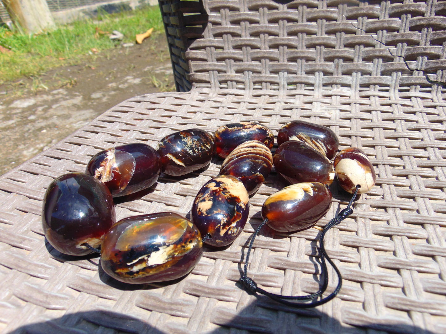 179 gr Small Necklace 11 beads Indonesian white red Amber for Healing A11K154