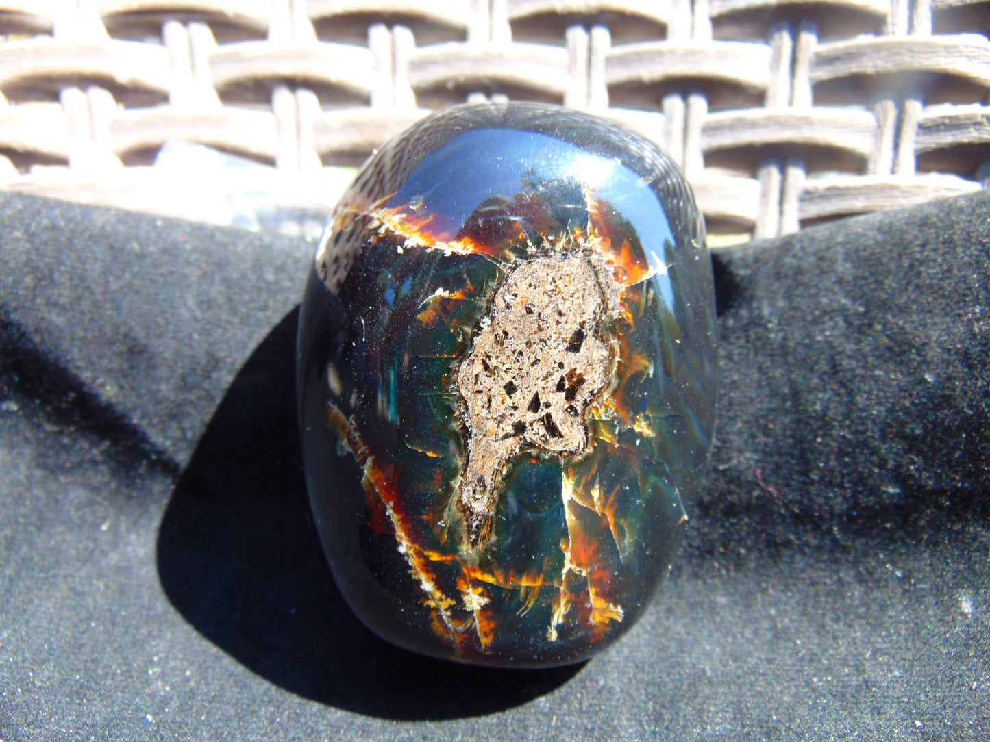 104 gram Shaped Square Fully Drilled Polished 10x9x9 cm Indonesia Green Amber for Healing 26bf42