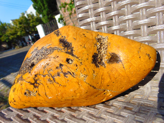 400 gram Polished Indonesia Yellow Fragrance Amber for Healing KM6