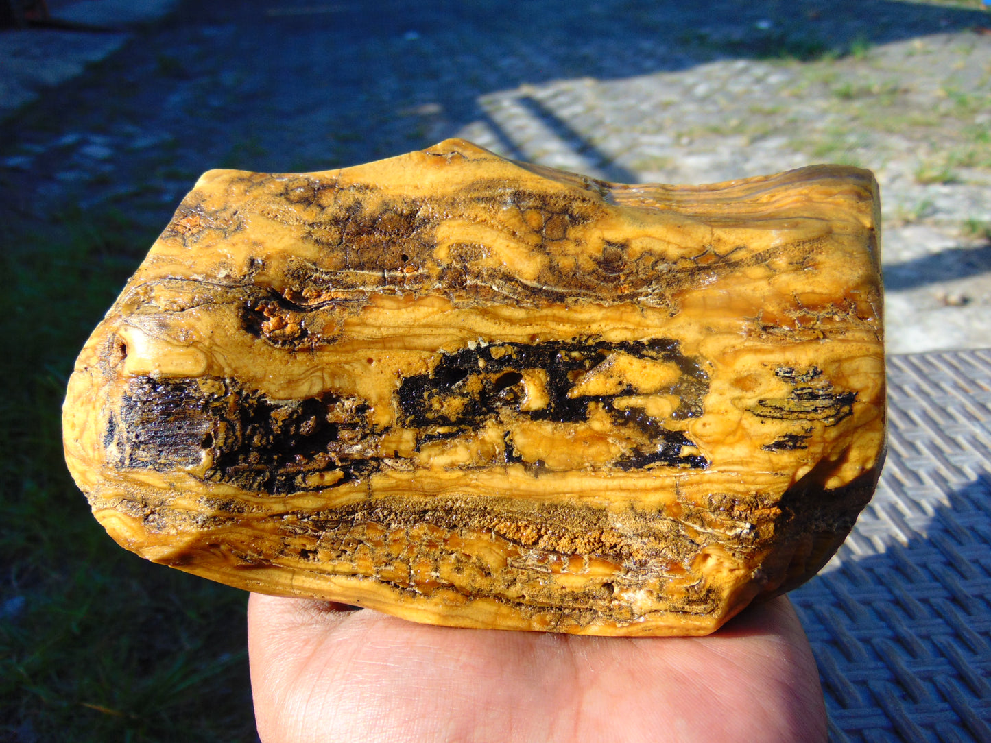 343 gram Polished Indonesia Yellow Fragrance Amber for Healing KM14