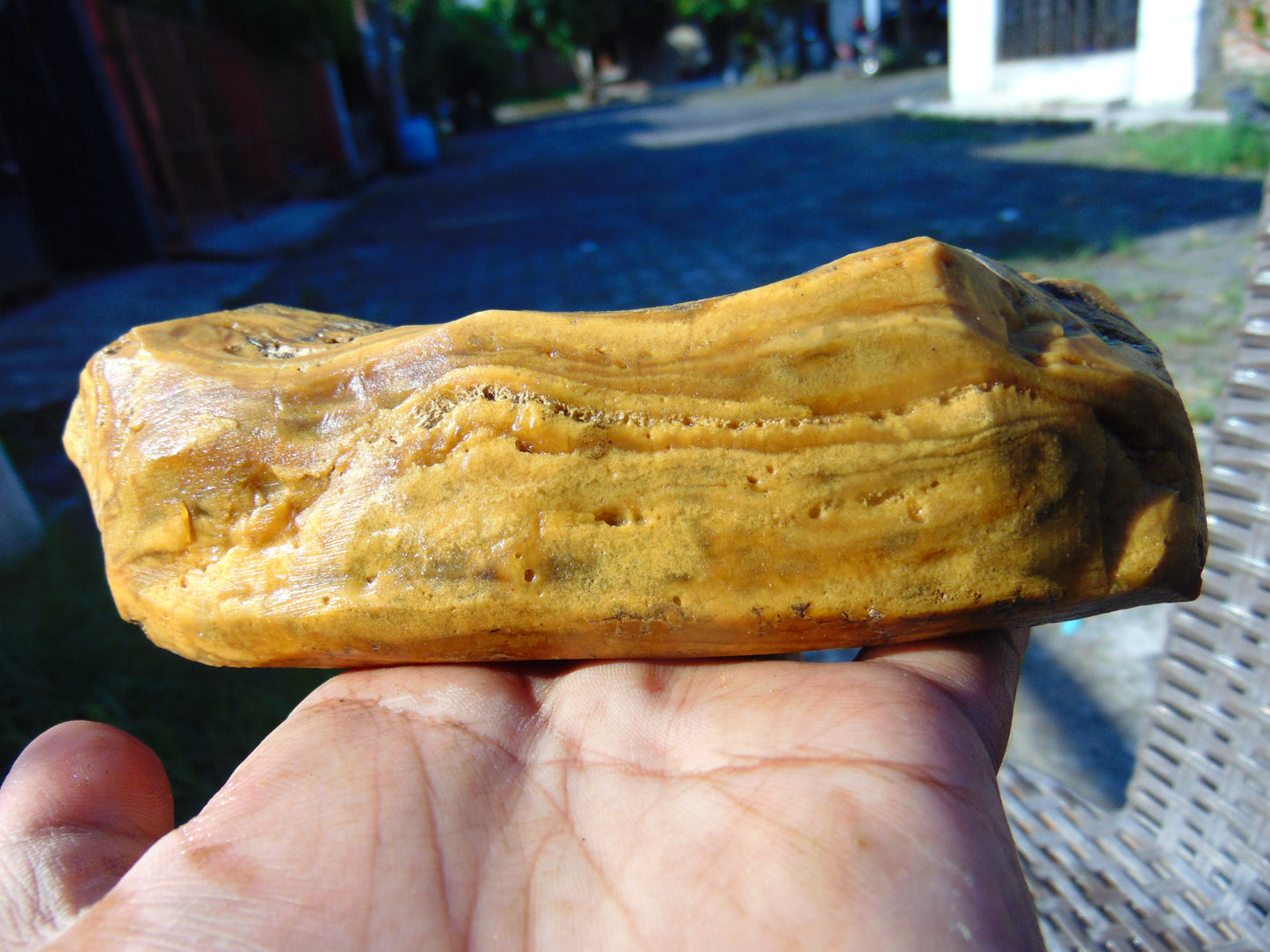 343 gram Polished Indonesia Yellow Fragrance Amber for Healing KM14