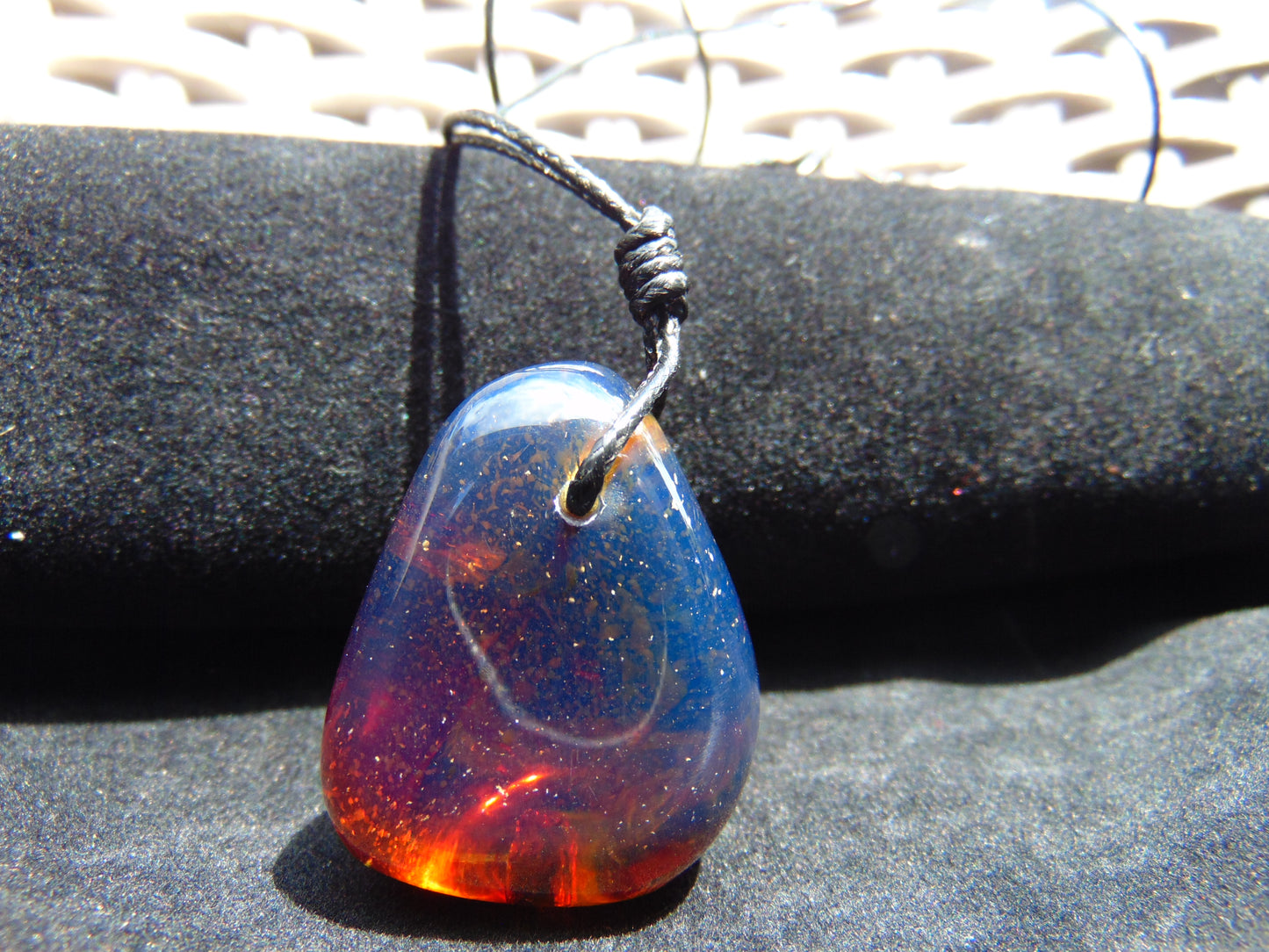 11 gr Pendant 35x28x22 mm Indonesian AAA Crystal Blue Amber for Healing 25A461