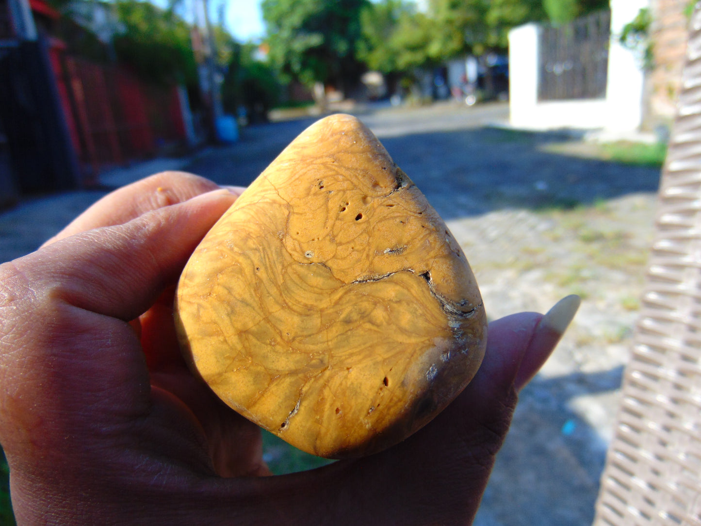 276 gram Polished Indonesia Yellow Fragrance Amber for Healing KM15