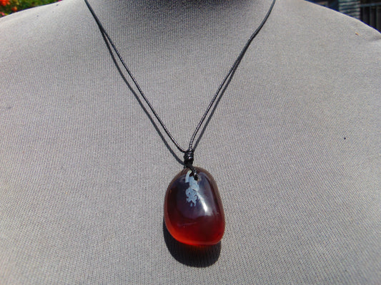 7 gr Pendant 31x22x17 mm Indonesian Inclusion Blue Red Amber for Healing 25A469