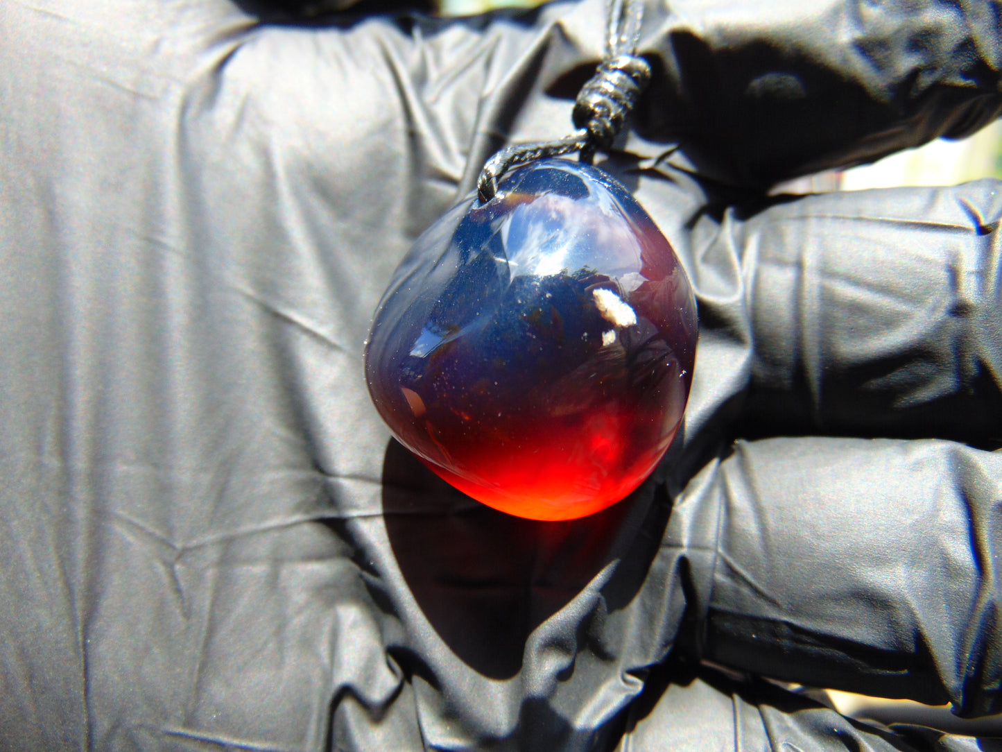 7 gr Pendant 26x25x21 mm Indonesian Blue Amber for Healing 25A468