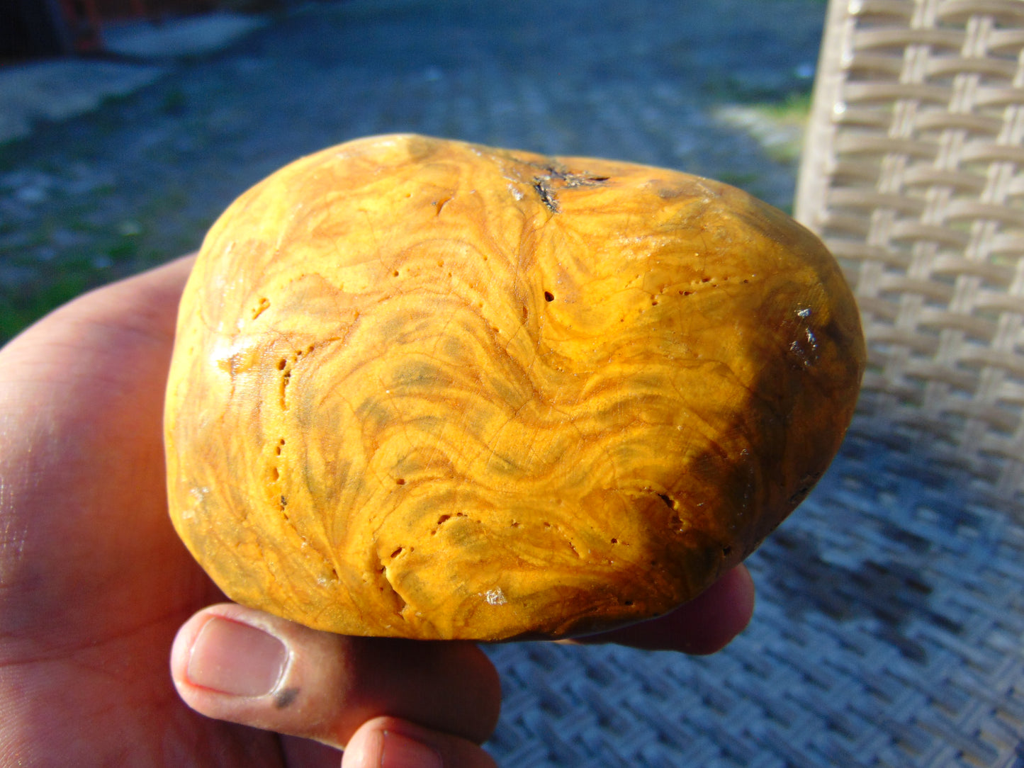 367 gram Polished Indonesia Yellow Fragrance Amber for Healing KM20