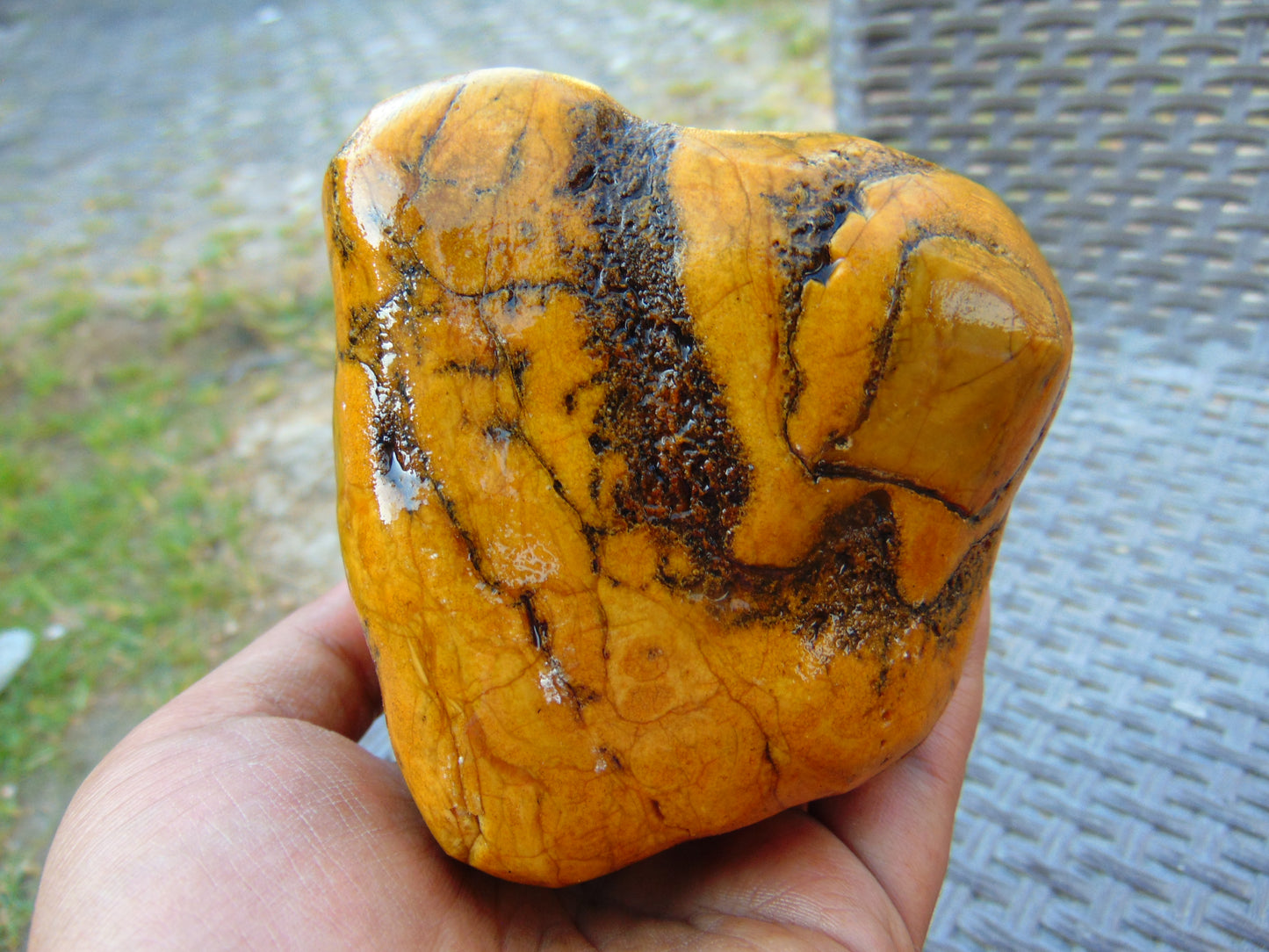 247 gram Polished Indonesia Yellow Fragrance Amber for Healing KM19