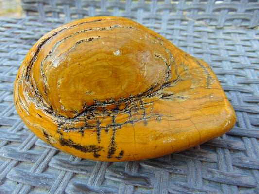 328 gram Polished Indonesia Yellow Fragrance Amber for Healing KM11