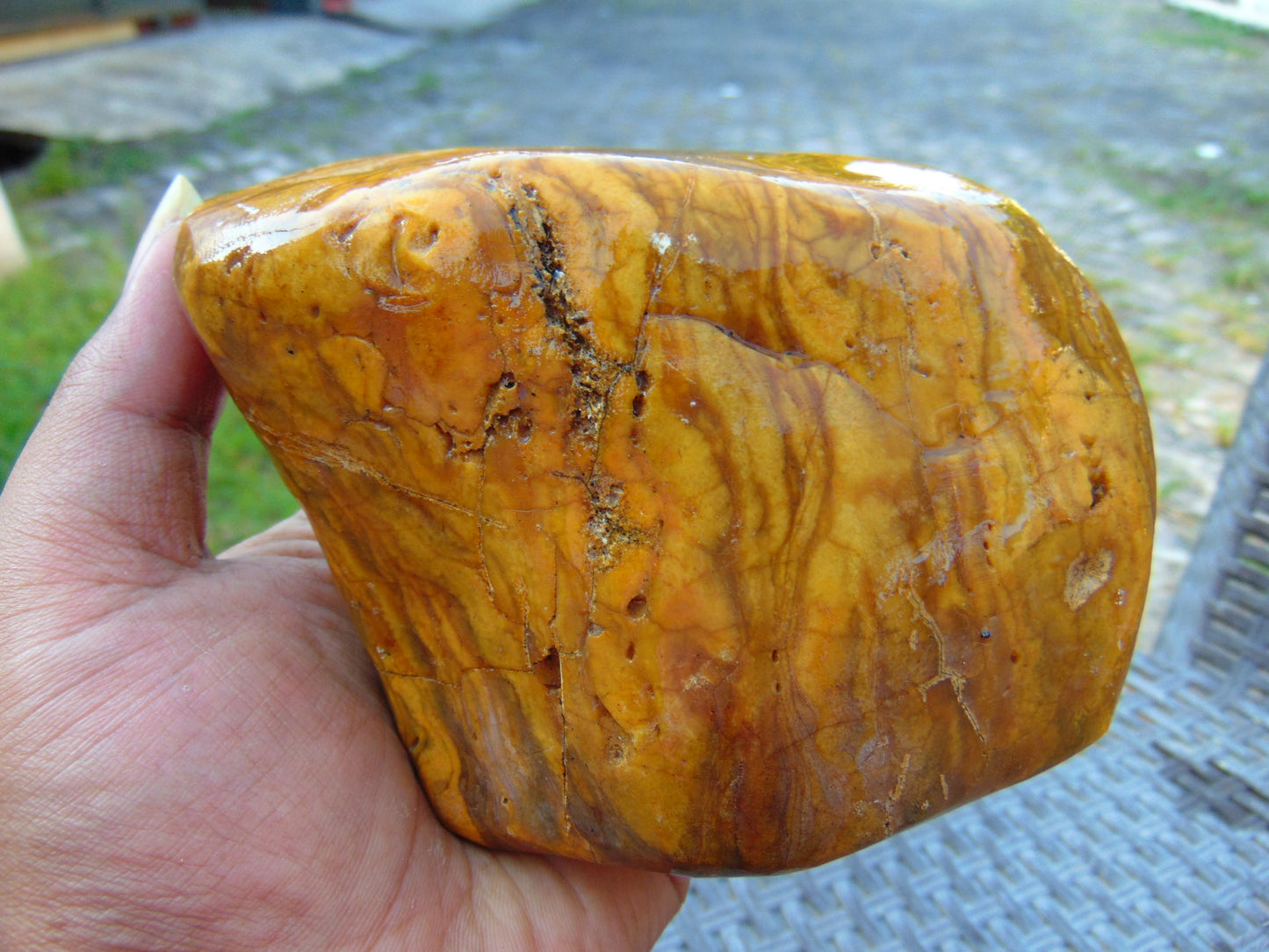 329 gram Polished Indonesia Yellow Fragrance Amber for Healing KM5