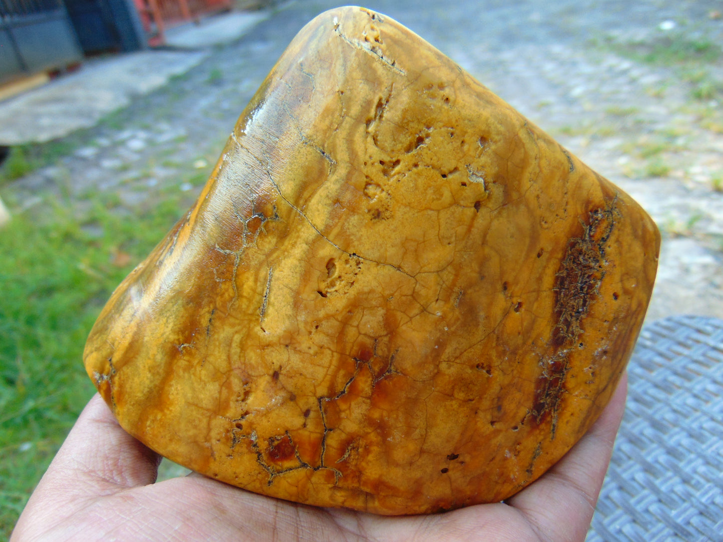 329 gram Polished Indonesia Yellow Fragrance Amber for Healing KM5