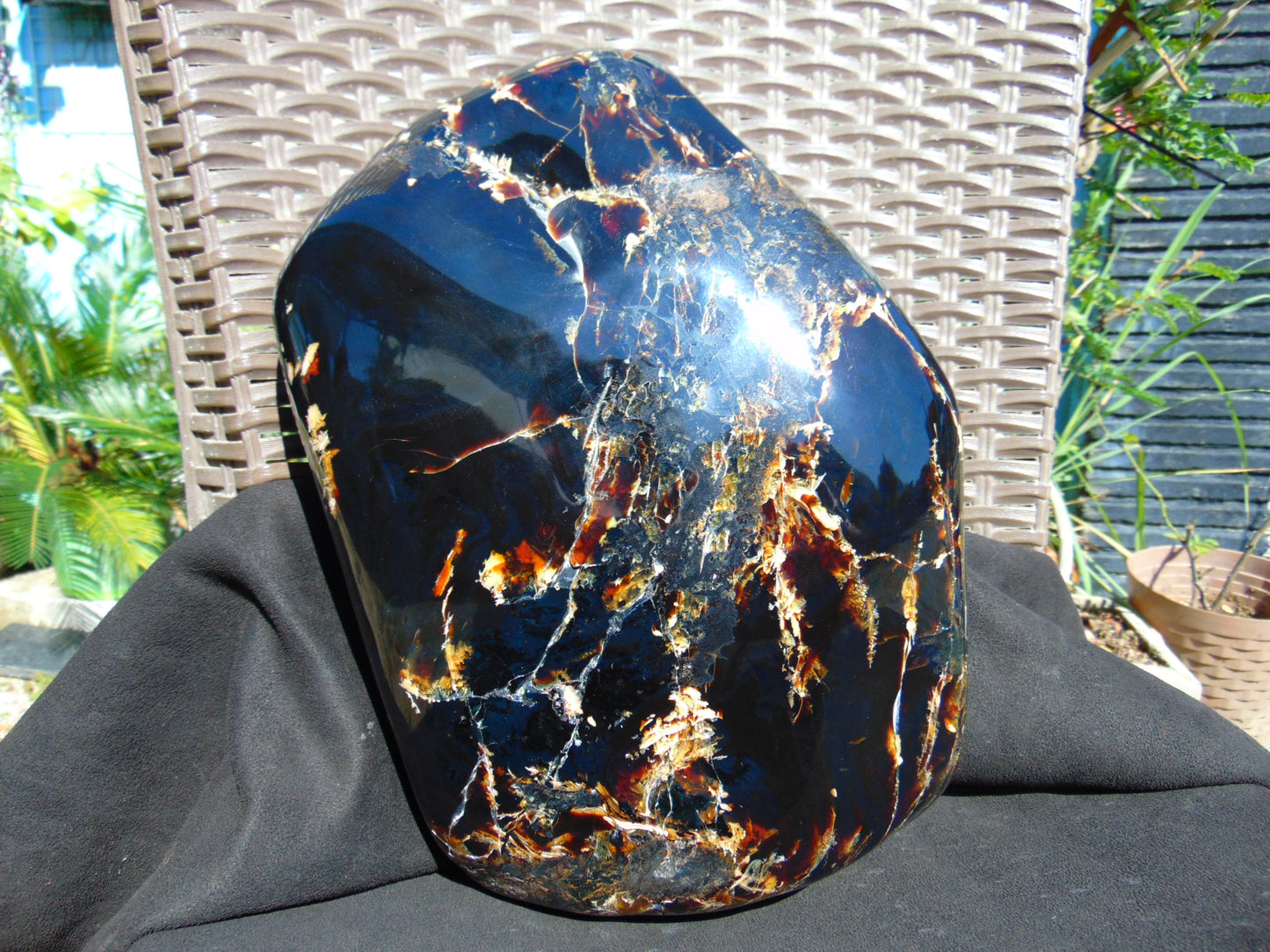 3472 gr Full Polished 25x20x8 cm Indonesia Black Amber for Healing BPR12