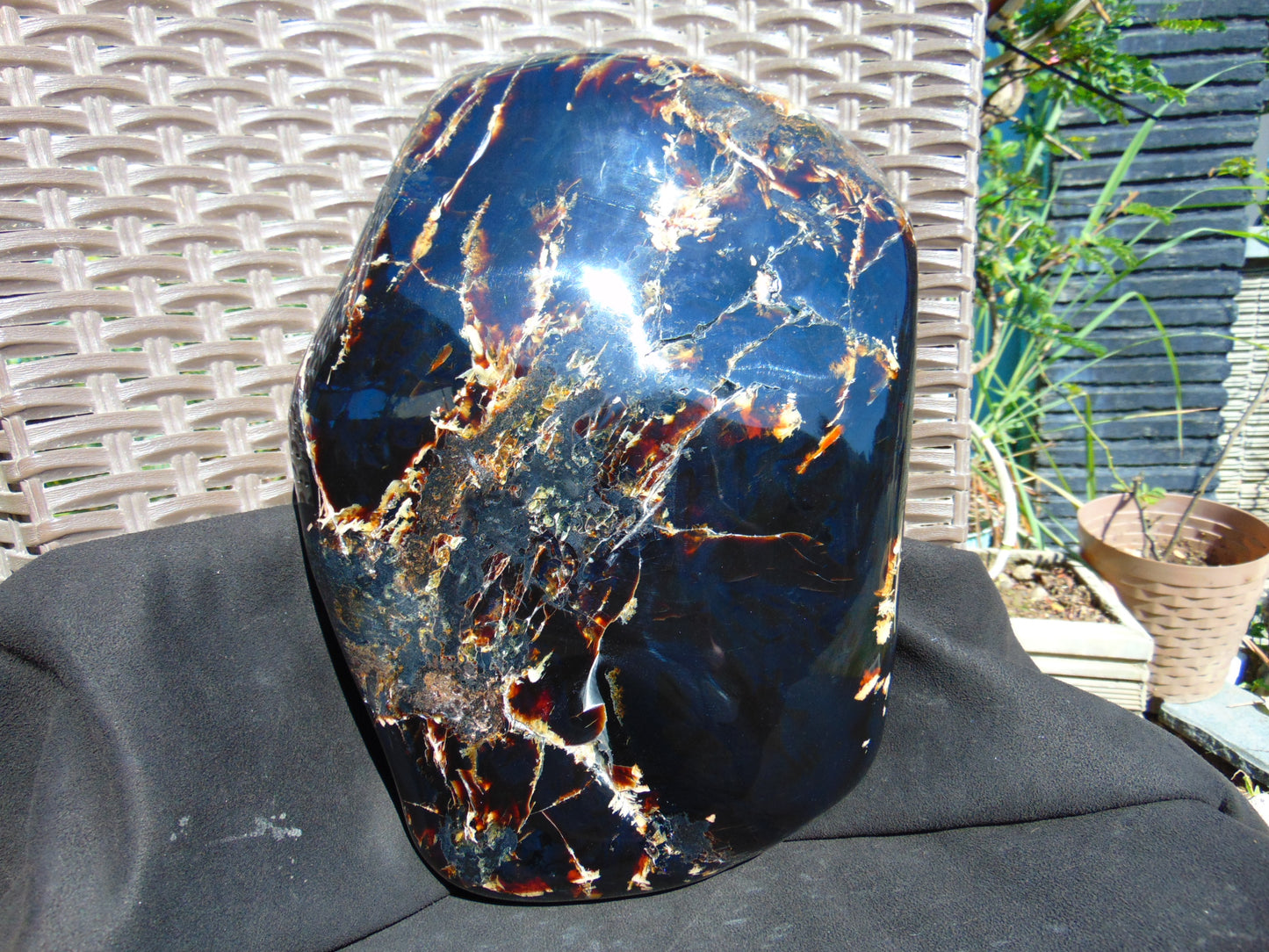 3472 gr Full Polished 25x20x8 cm Indonesia Black Amber for Healing BPR12