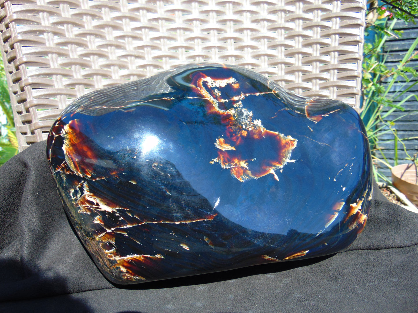 3472 gr Full Polished 25x20x8 cm Indonesia Black Amber for Healing BPR12