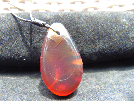 13 gr Pendant 46x26x17 mm Indonesian Amber for Healing PCA1K8