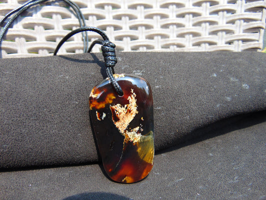31 gr Pendant 68x38x16 mm Indonesian Amber for Healing A44B