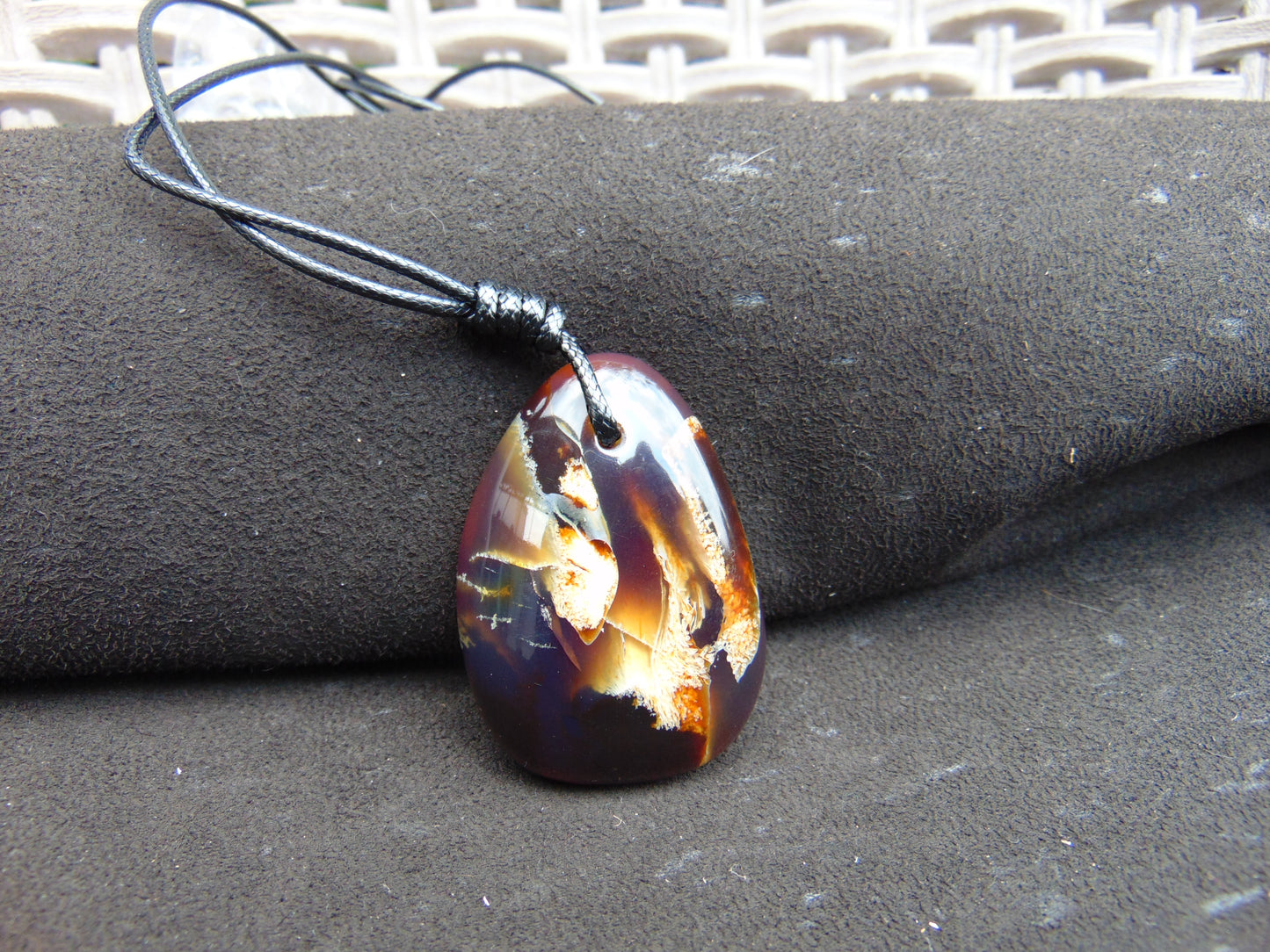 16 gr Pendant 50x35x15 mm Indonesian Amber for Healing PDN472