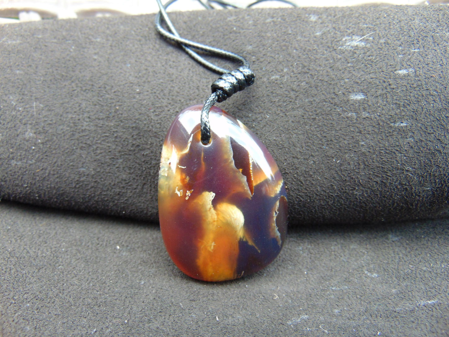 16 gr Pendant 50x35x15 mm Indonesian Amber for Healing PDN472