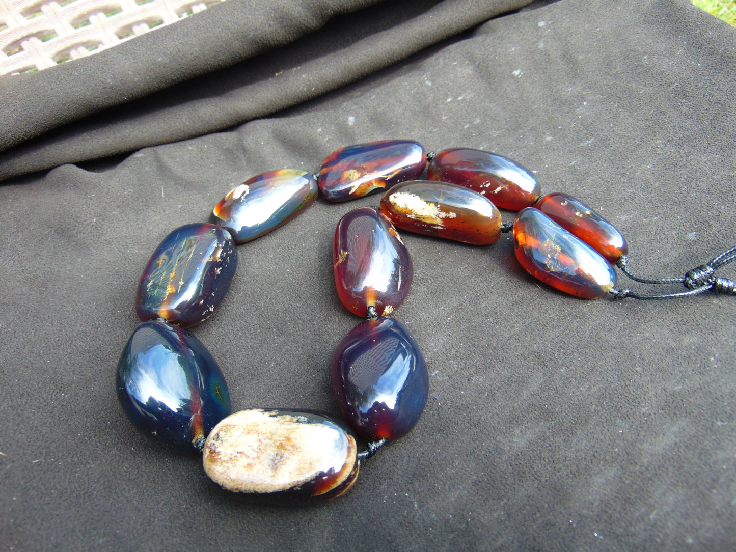 197 gr 11 beads necklace Indonesian Dark Blue Amber for Healing A11k100