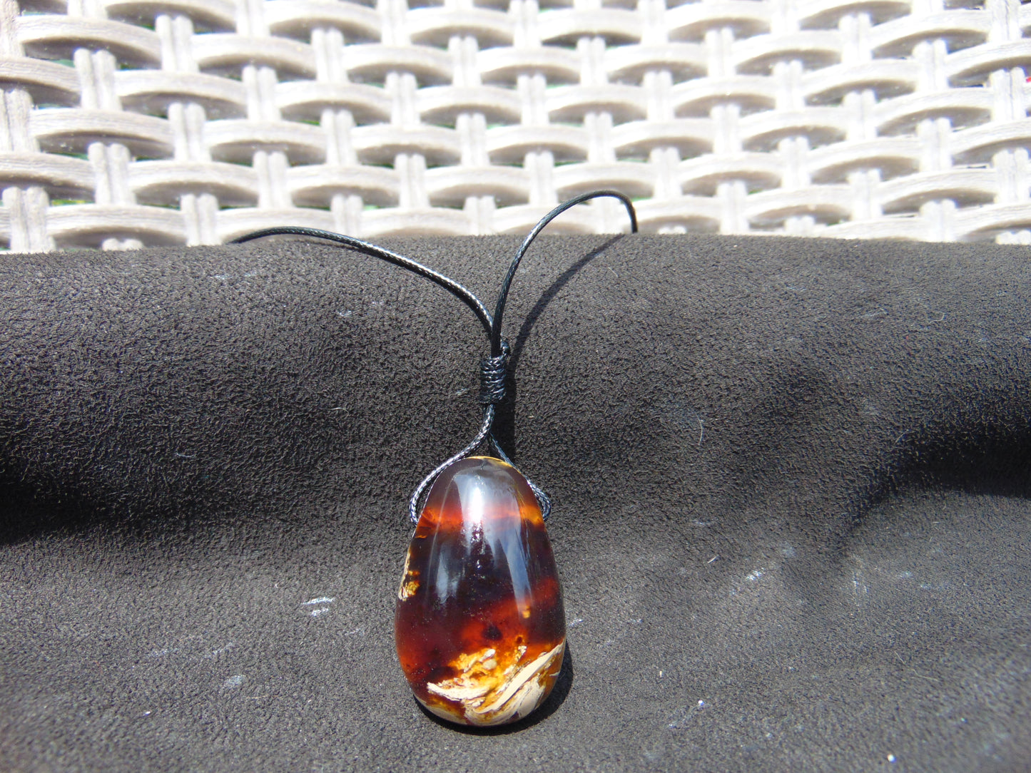 12 gr Teardrop Pendant 37x25 mm Indonesian Amber for Healing Y17