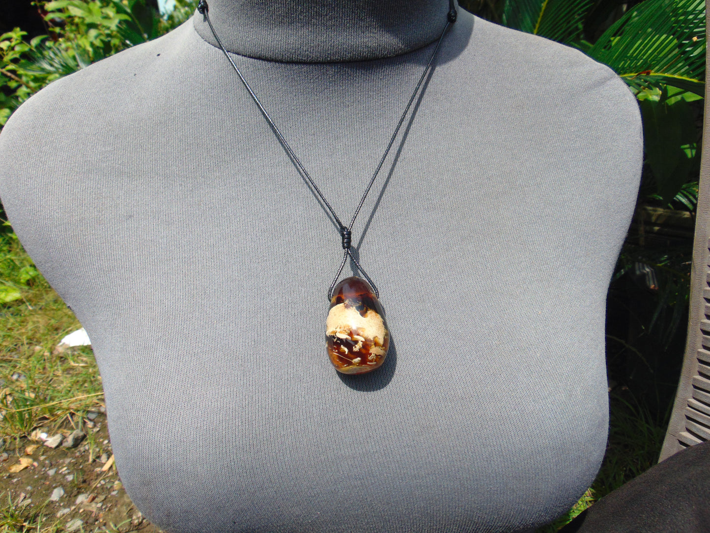 12 gr Teardrop Pendant 37x25 mm Indonesian Amber for Healing Y17