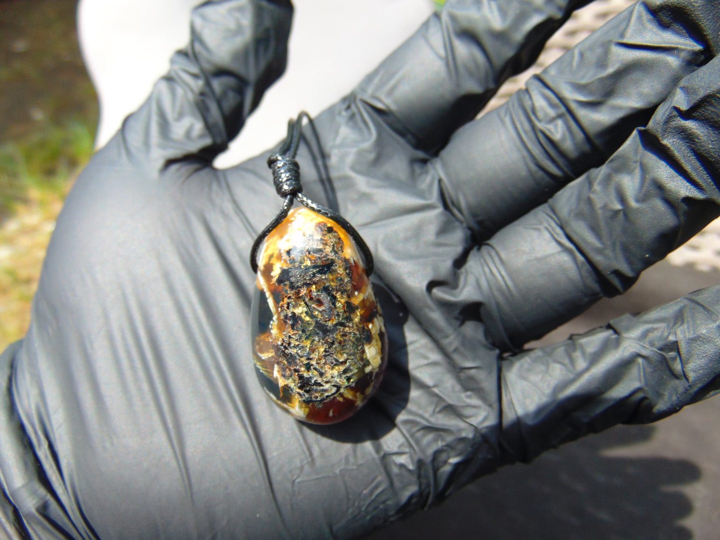 12 gr Teardrop Pendant 37x25 mm Indonesian Amber for Healing Y3B