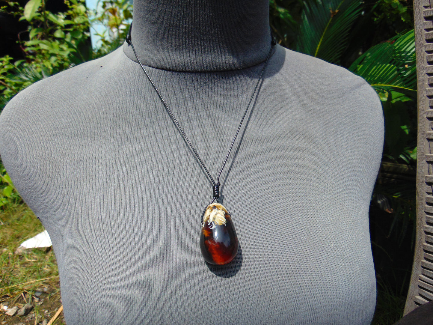 12 gr Teardrop Pendant 37x25 mm Indonesian Amber for Healing Y3B