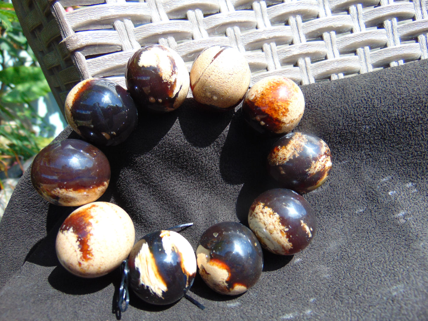 97 gram 10 Beads Mala Bracelet Indonesian Purple white Amber 25 mm for Healing FRB36