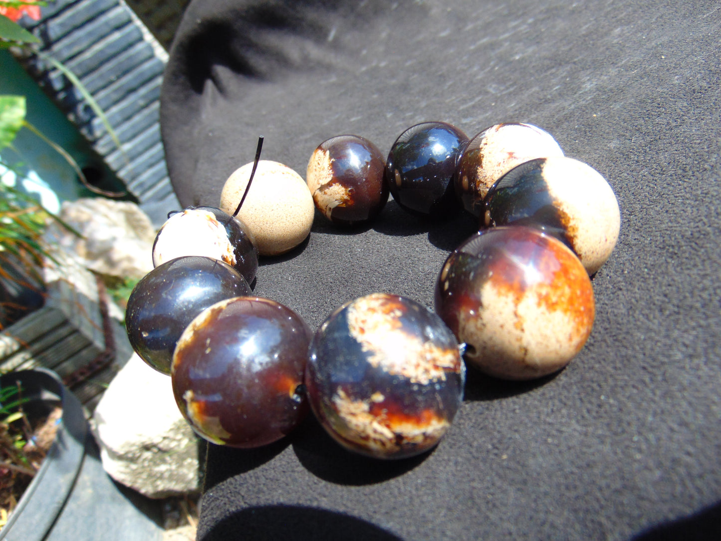 97 gram 10 Beads Mala Bracelet Indonesian Purple white Amber 25 mm for Healing FRB36