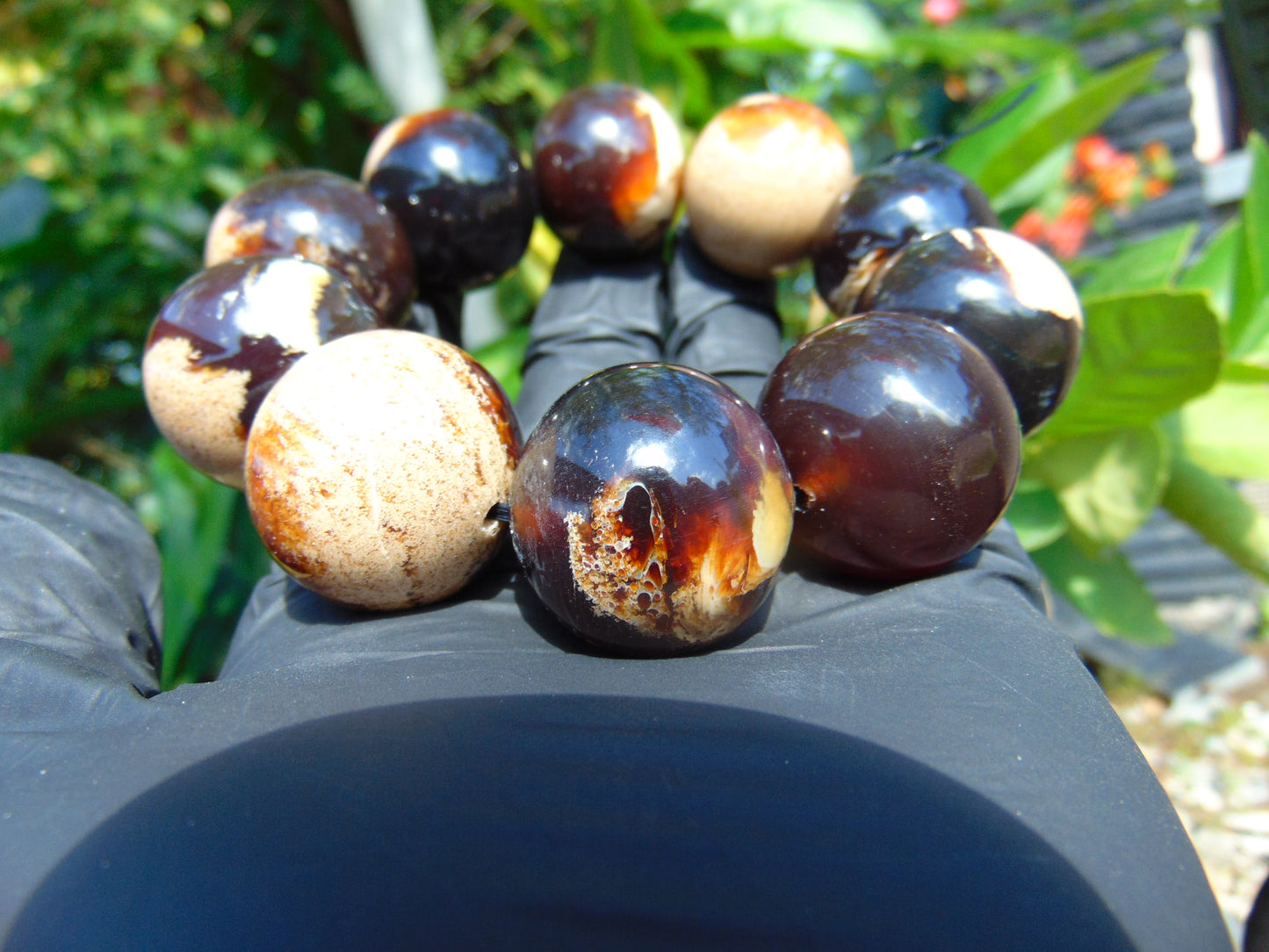 97 gram 10 Beads Mala Bracelet Indonesian Purple white Amber 25 mm for Healing FRB36