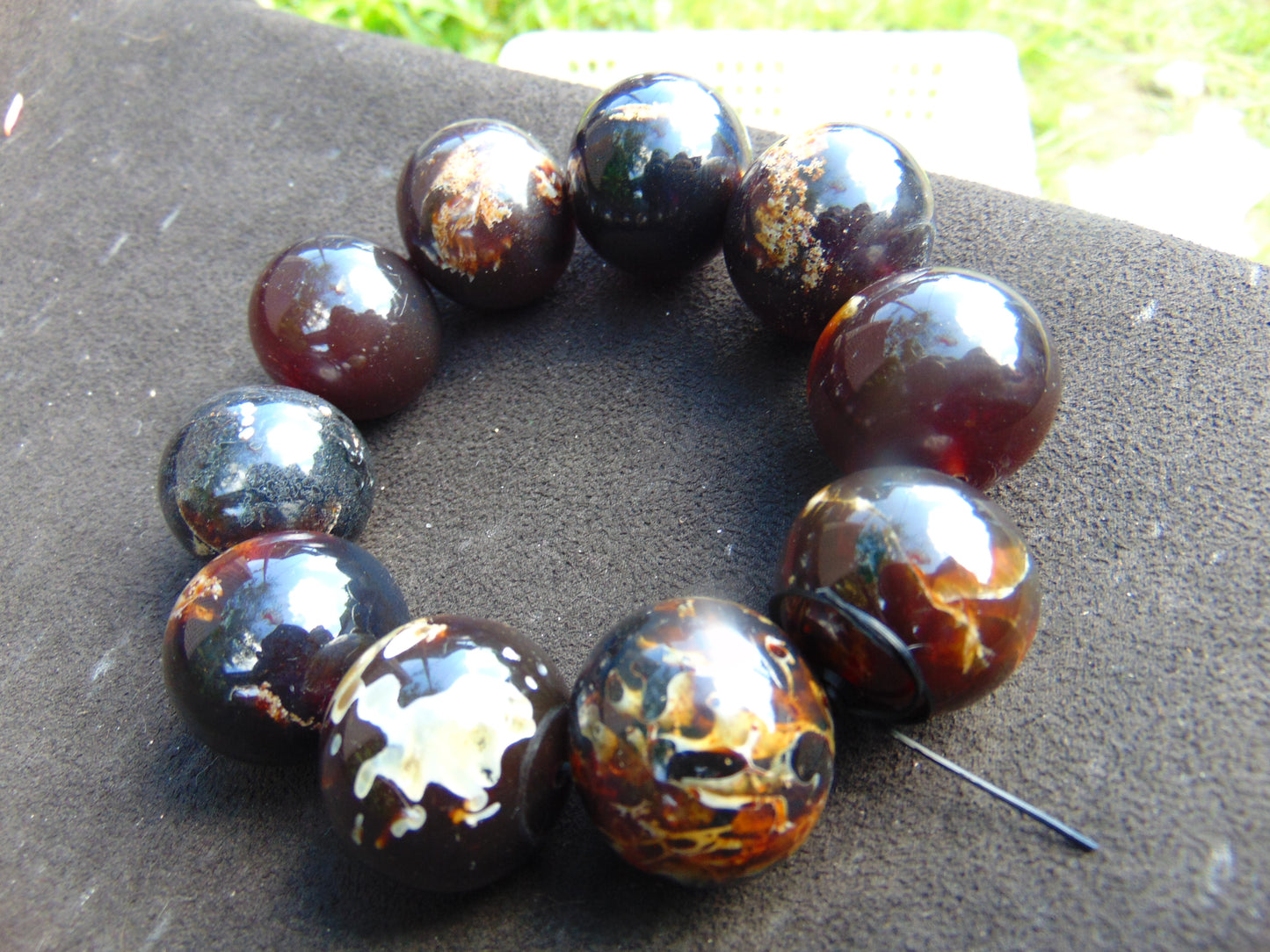 99 gram 10 Beads Mala Bracelet Indonesian Black Blue Amber 25 mm for Healing FRB41