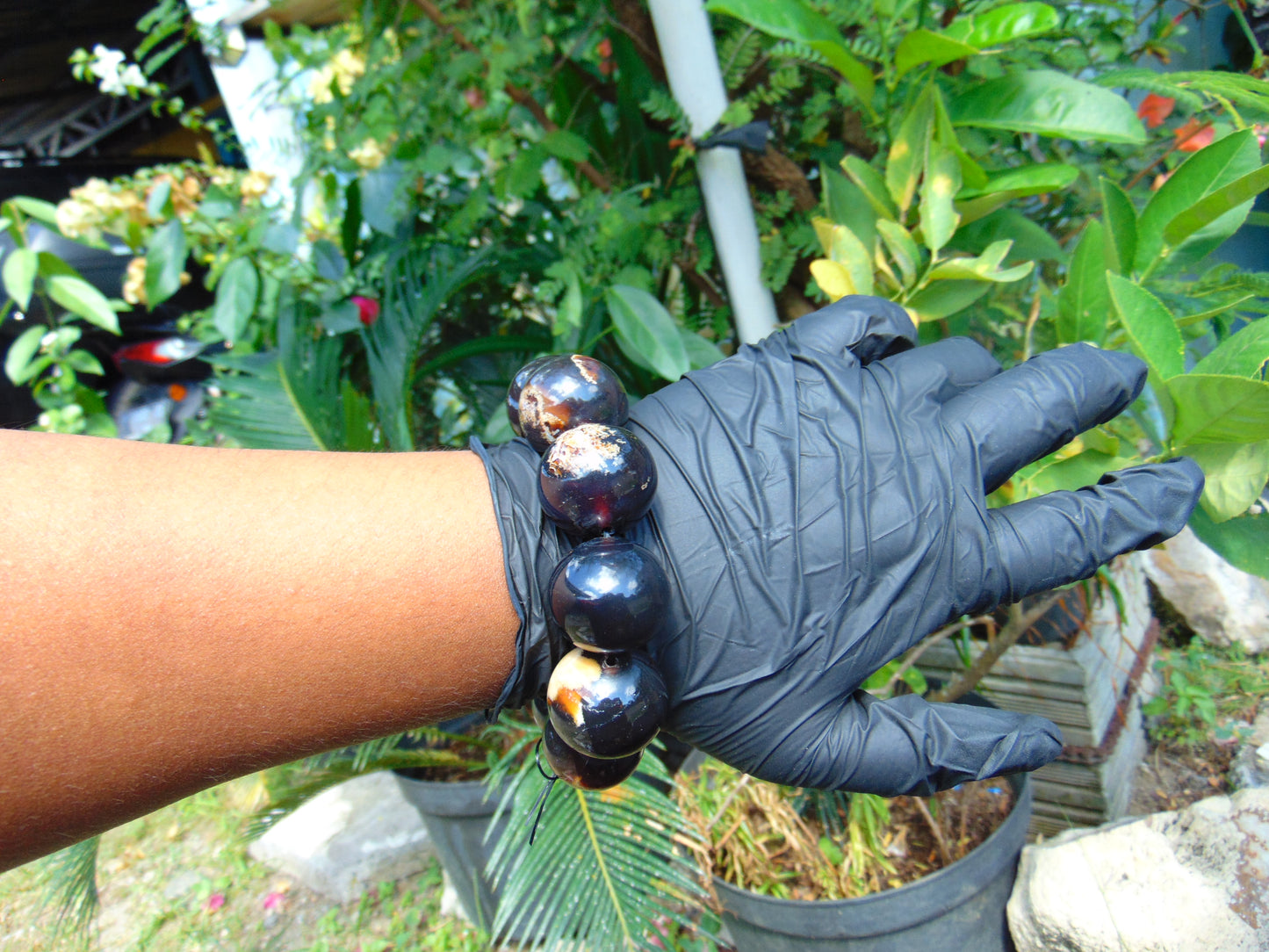 99 gram 10 Beads Mala Bracelet Indonesian Black Blue Amber 25 mm for Healing FRB41
